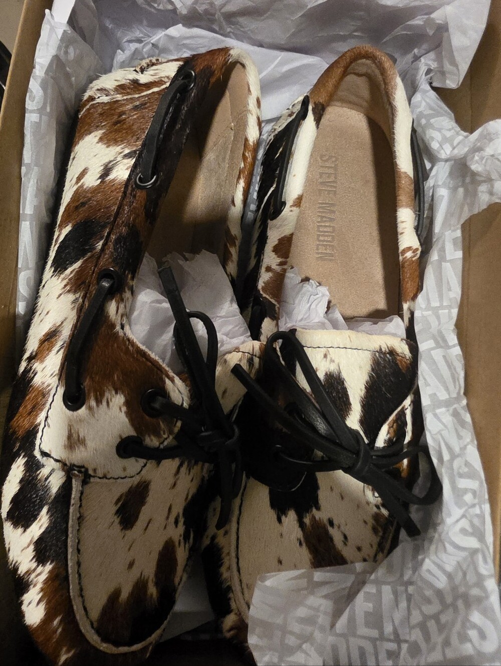 Women’s Cowhide Driving Moccasins in Brown & White - Picture 15 of 16